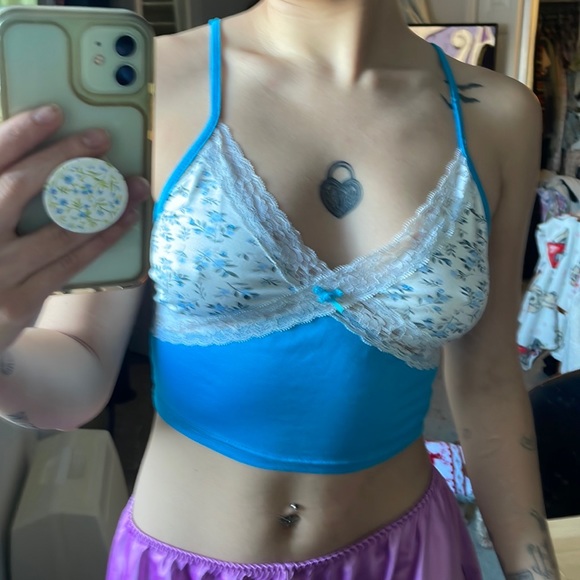 Cute medium sized lightweight used tank - Picture 3 of 3